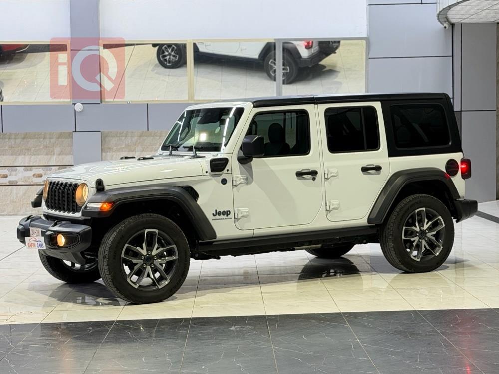 https://cdn.iqcars.ioc12b1092-8cfe-4587-8693-6425371e925d_0.jpg
